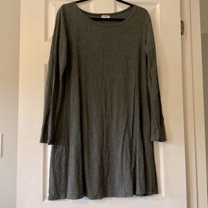 Buttercream Clothing grey tunic size M